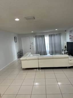 Boca House in Quiet Community For Your Group - Image 4