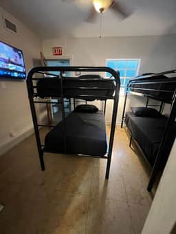 Miami Sunrise Hostel Bed For A Restful Sleep 1B - Holiday Home - Image 3