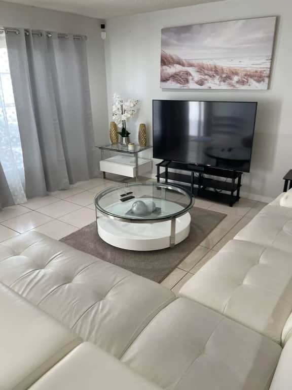 Boca House in Quiet Community For Your Group - Image 3