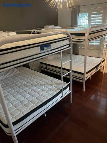 Utopia Florida Hostels Rooming Services - Image 2