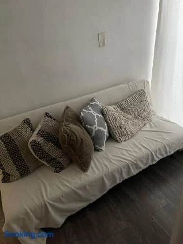 Utopia Florida Hostels Rooming Services - Image 4